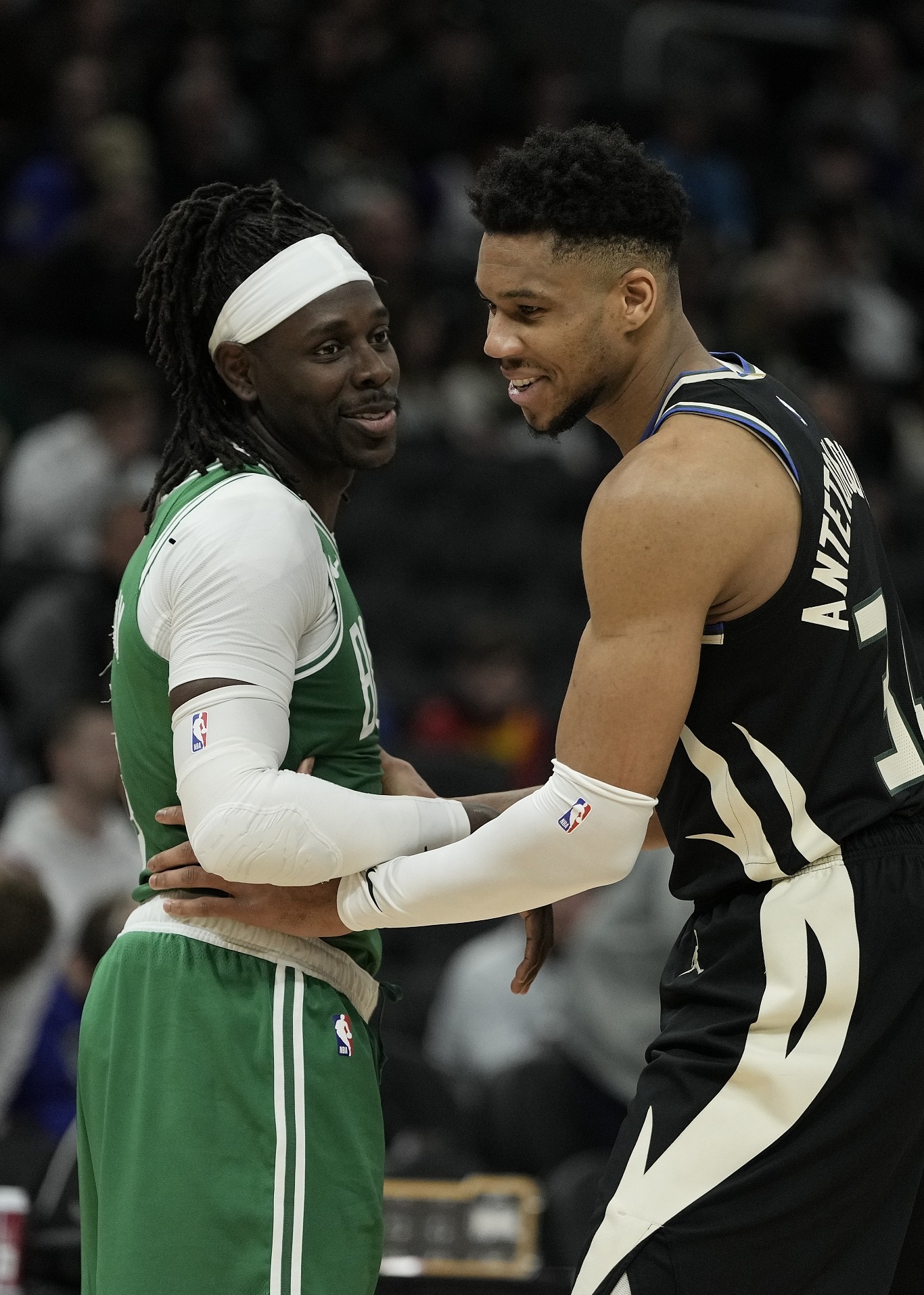 满冠体育-关于太狠了！密尔沃基雄鹿围绕西甲远射贴柱窗口期阿斯顿维拉备战CBA常规赛，浓眉哥在掘金比赛中回归赛场的信息